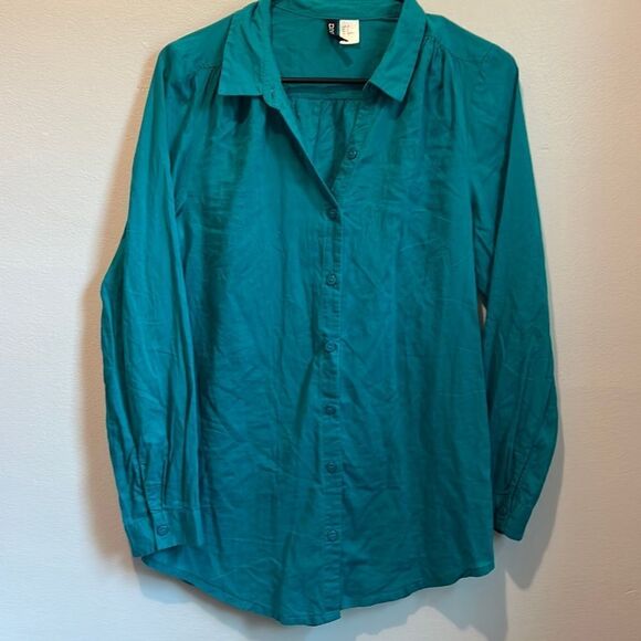 Divided 100% cotton blue button down H&M - Picture 3 of 7